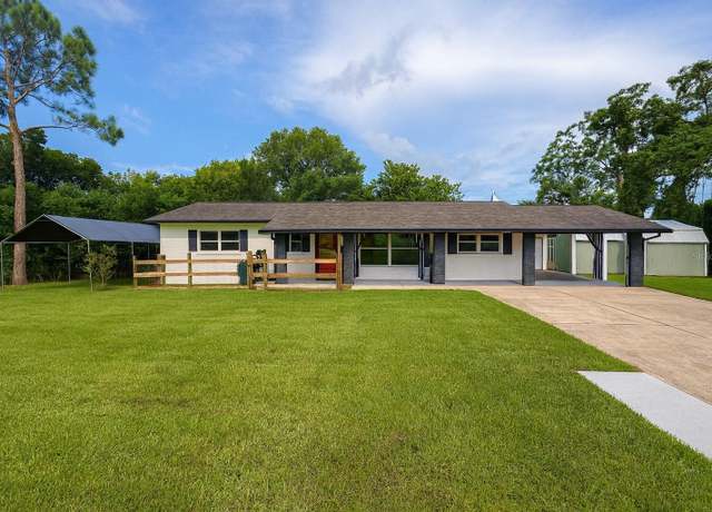 Property at 2304 Country Club Rd, Eustis, FL 32726, 3 beds, 2 baths