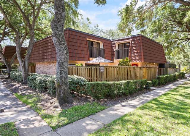 Property at 2626 2nd Ct, Palm Harbor, FL 34684, 2 beds, 2.5 baths