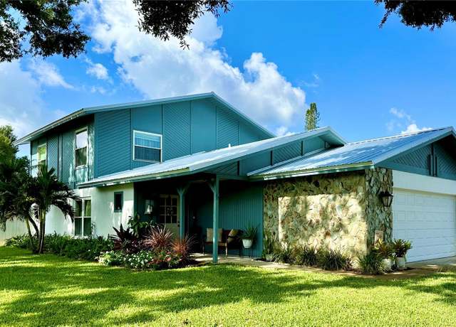 Property at 3809 21st Ave W, Bradenton, FL 34205, 3 beds, 2.5 baths