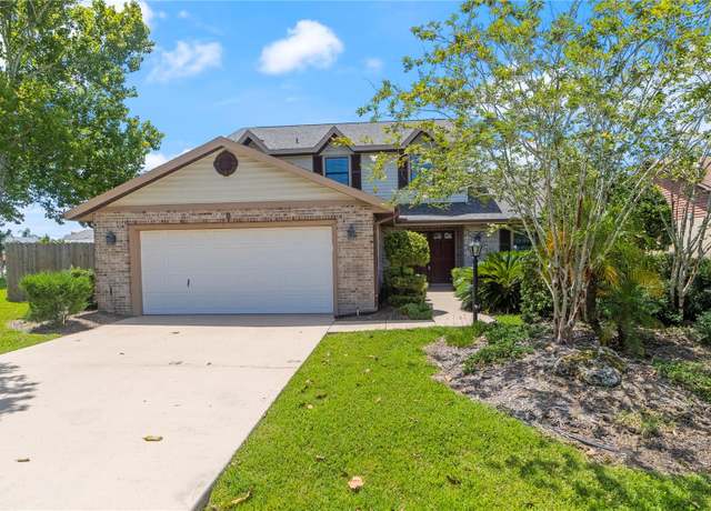 Property at 8 Cedarford Ct, Palm Coast, FL 32137, 3 beds, 2.5 baths