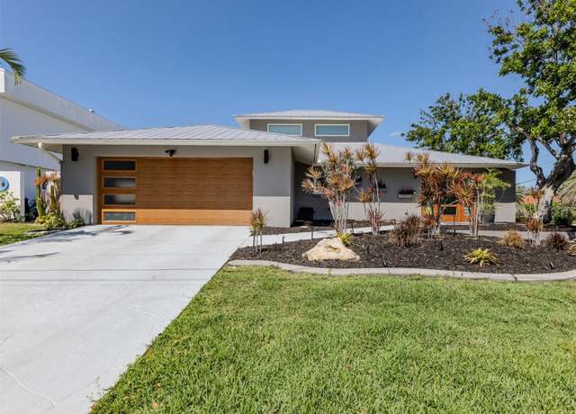 Property at 616 Gardenia Dr, Venice, FL 34285, 2 beds, 2 baths