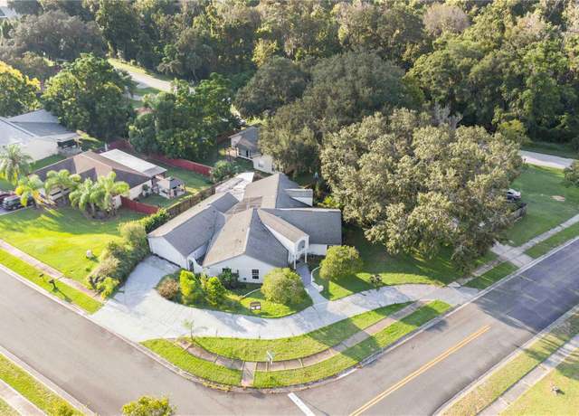 Property at 34415 Kingfish St, Fruitland Park, FL 34731, 4 beds, 4 baths