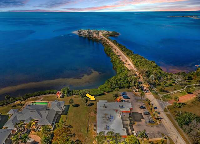 Property at 1723 Gulf Rd #104, Tarpon Springs, FL 34689, 2 beds, 2 baths