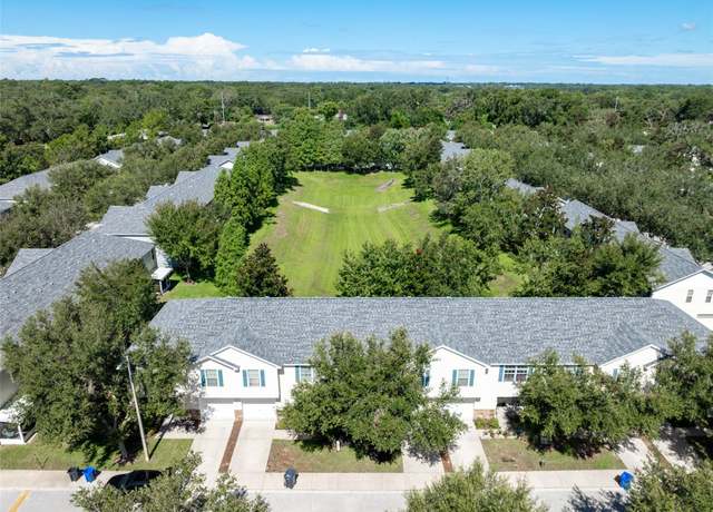 Property at 212 Woodknoll Pl, Valrico, FL 33594, 3 beds, 2.5 baths