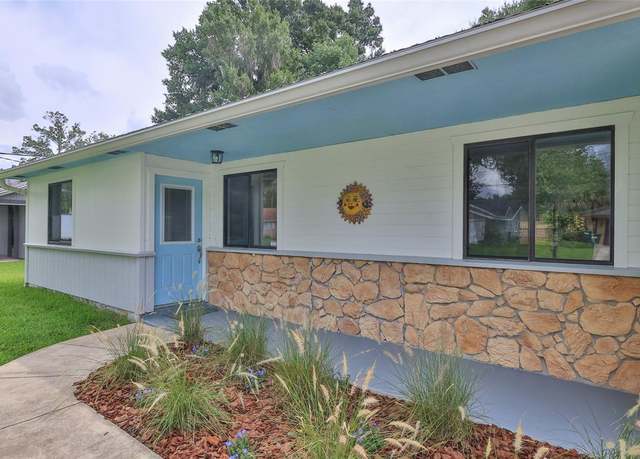 Property at 1017 Chippewa Trl, Daytona Beach, FL 32117, 3 beds, 2 baths