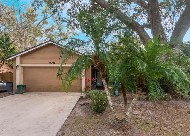 Property at 1309 Paradise Ln, Winter Park, FL 32792, 3 beds, 2 baths