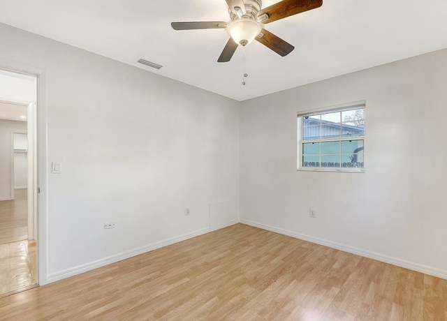 Property at 2261 Linwood Dr, Sarasota, FL 34232, 3 beds, 2 baths