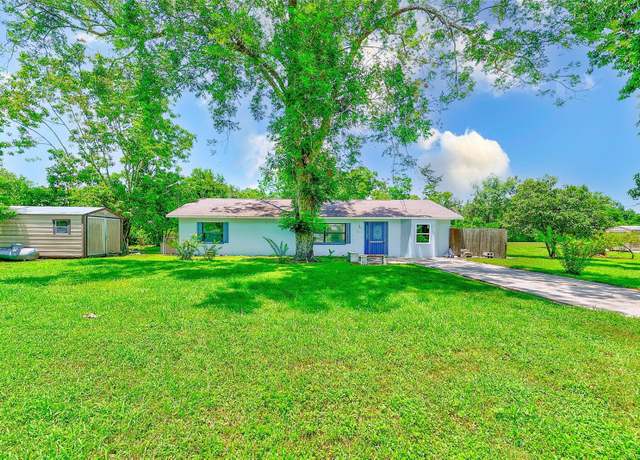 Property at 36345 Urban Rd, Zephyrhills, FL 33541, 3 beds, 3 baths