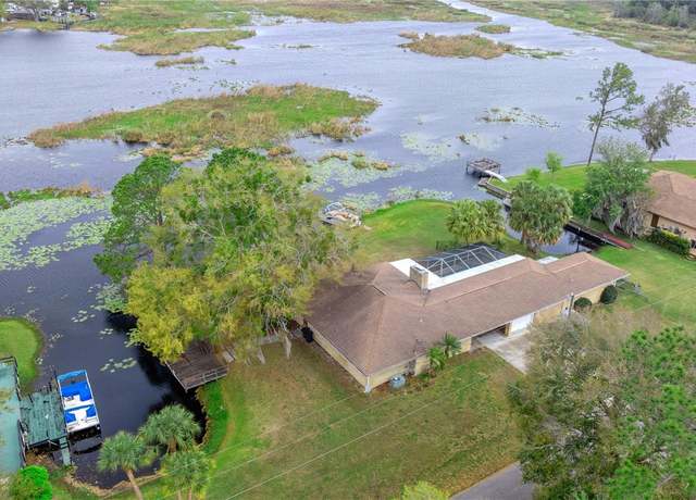 Property at 8 SE Ocale Way, Summerfield, FL 34491, 3 beds, 2 baths