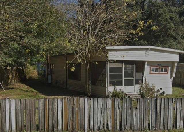 Property at 5405 Mobile Dr, Seffner, FL 33584, 3 beds, 2 baths