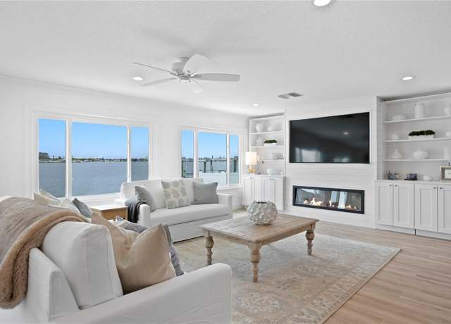 Property at 7060 S Shore Dr S, South Pasadena, FL 33707, 3 beds, 2.5 baths