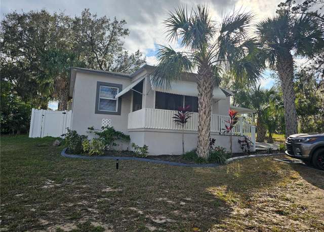 Property at 205 Maple St W, Davenport, FL 33837, 2 beds, 1 bath