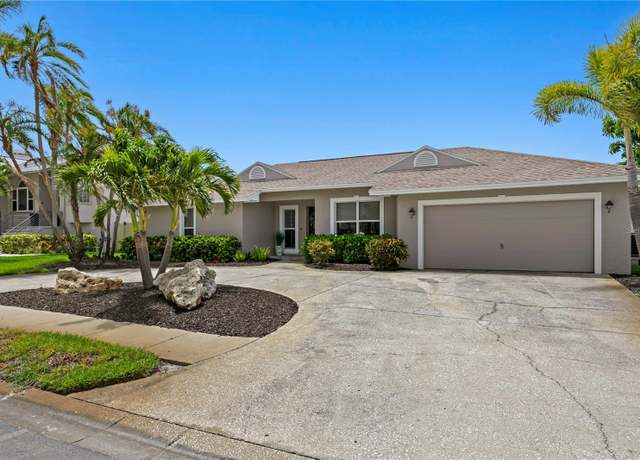 Property at 2773 Seabreeze Dr S, Gulfport, FL 33707, 4 beds, 3 baths