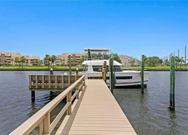 Property at 2773 Seabreeze Dr S, Gulfport, FL 33707, 4 beds, 3 baths