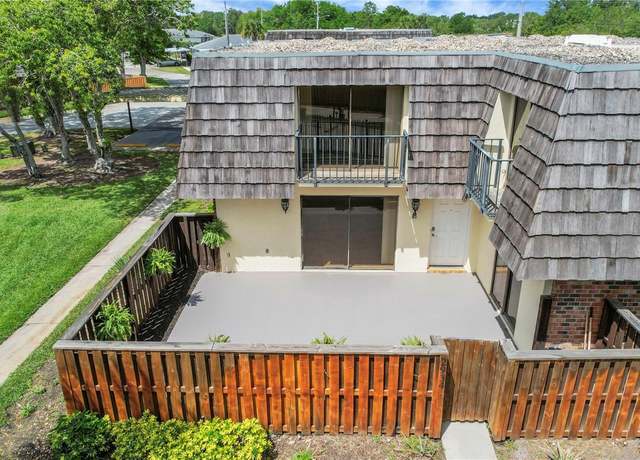 Property at 2934 Tangerine Ct, Leesburg, FL 34748, 2 beds, 2.5 baths