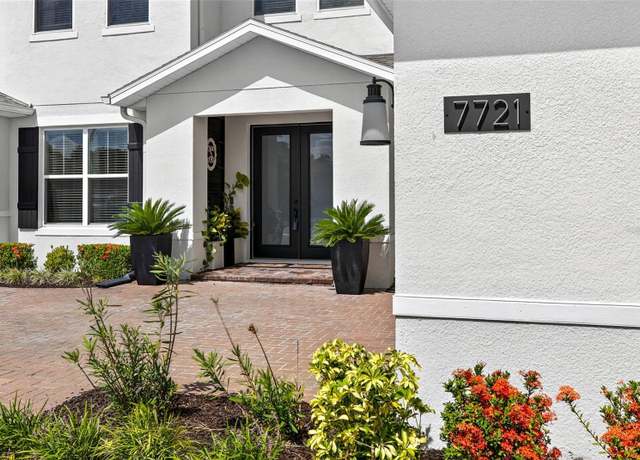 Property at 7721 Roma Dune Dr, Wesley Chapel, FL 33545, 5 beds, 4.5 baths