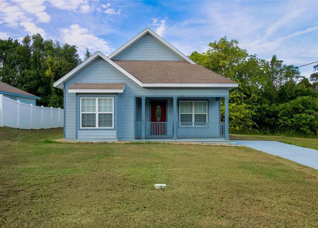 Property at 535 W Silver Springs Pl, Ocala, FL 34475, 4 beds, 2 baths