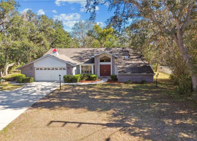 Property at 201 Pine St, Homosassa, FL 34446, 3 beds, 2 baths