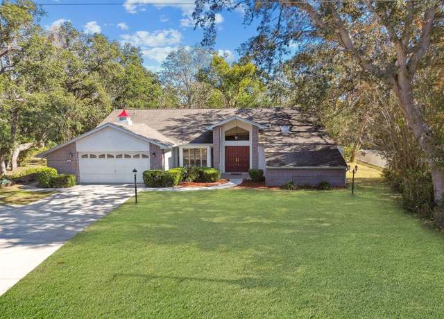Property at 201 Pine St, Homosassa, FL 34446, 3 beds, 2 baths