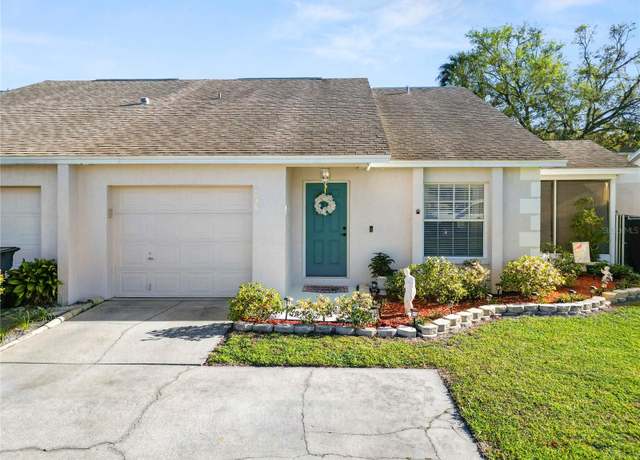Property at 1021 Meadowood Pointe Rd, Lakeland, FL 33811, 3 beds, 2.5 baths