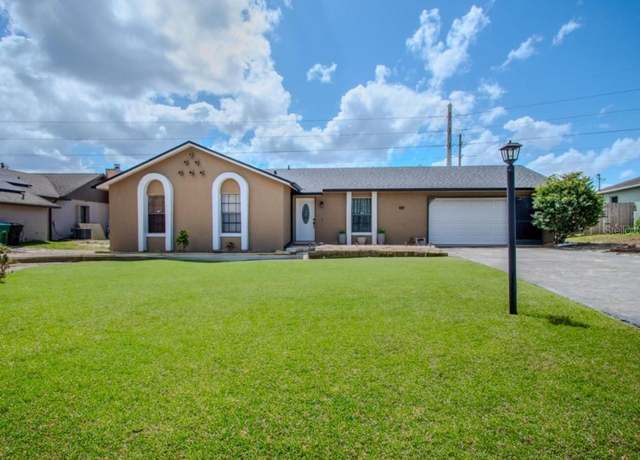 Property at 987 Trumbull St, Deltona, FL 32725, 3 beds, 2 baths