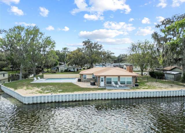 Property at 830 County RD 457, Lake Panasoffkee, FL 33538, 2 beds, 1 bath