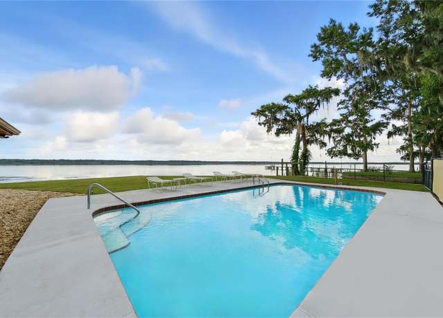 Property at 830 County RD 457, Lake Panasoffkee, FL 33538, 2 beds, 1 bath