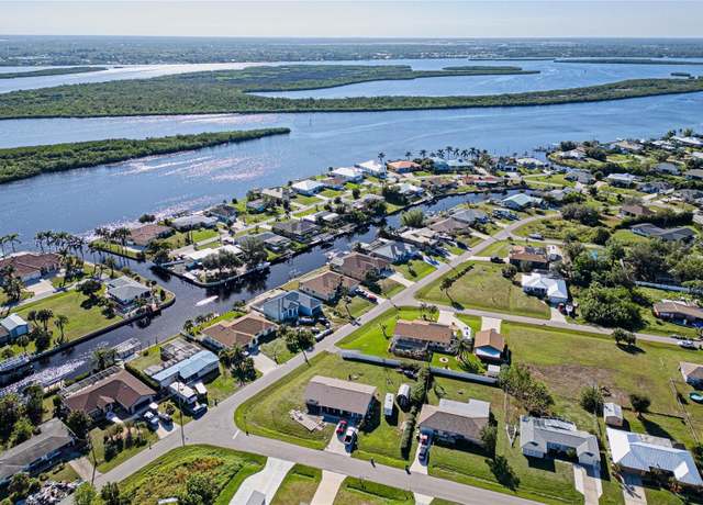 Property at 3390 Dover Dr, Punta Gorda, FL 33983, 3 beds, 2 baths