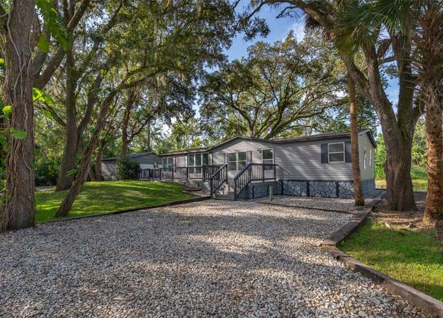 Property at 411 Racoon Trl, Geneva, FL 32732, 3 beds, 2 baths