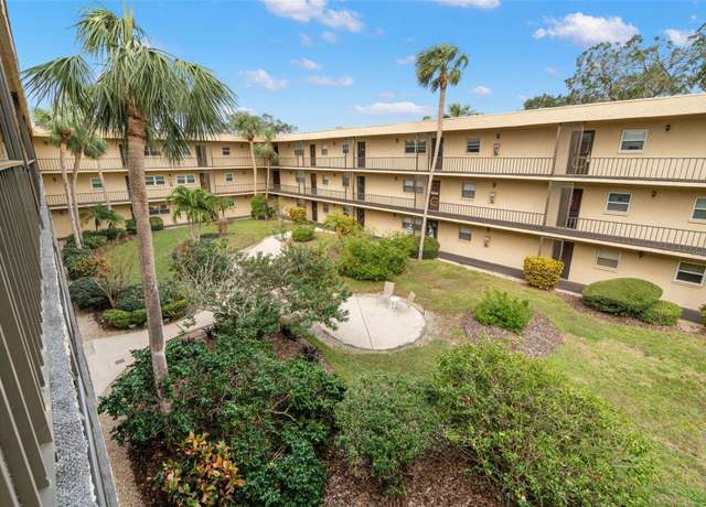 Property at 11485 Oakhurst Rd #322, Largo, FL 33774, 2 beds, 1.5 baths