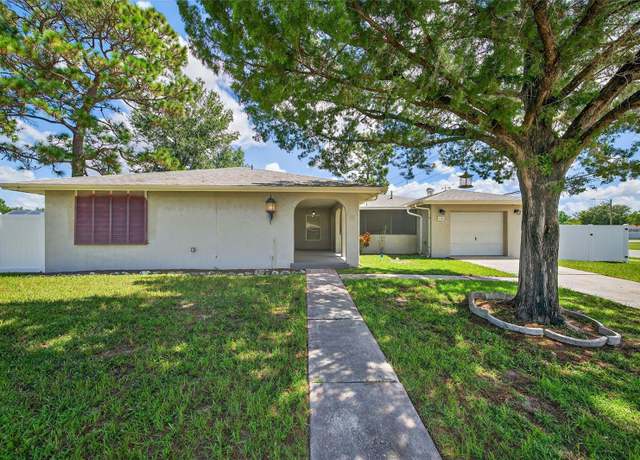 Property at 9258 Regatta Cir, Spring Hill, FL 34606, 4 beds, 2 baths