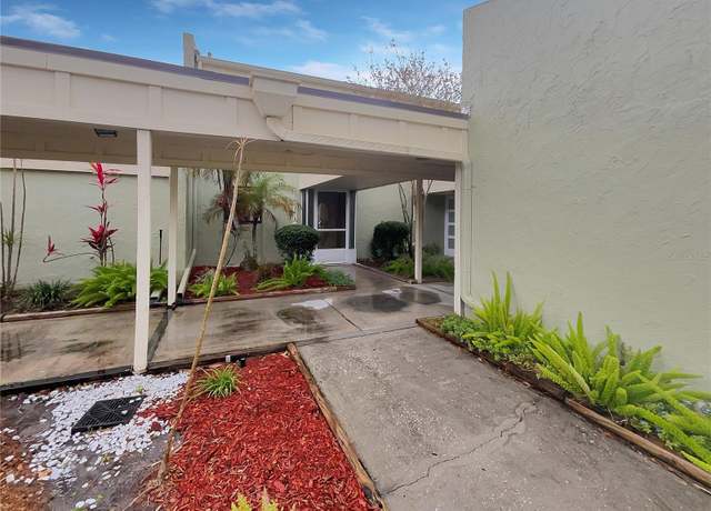 Property at 13516 Palmwood Ln, Tampa, FL 33618, 3 beds, 2.5 baths