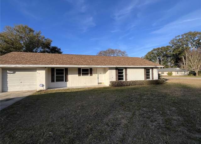 Property at 2191 NE 40th St, Ocala, FL 34482, 3 beds, 2 baths