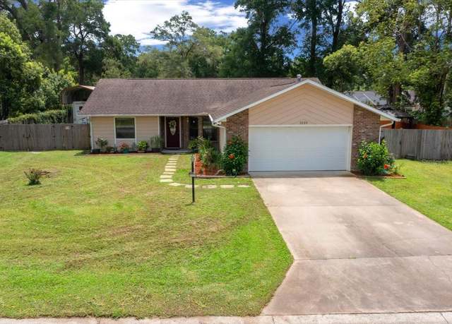Property at 1025 SE 56th Ct, Ocala, FL 34480, 3 beds, 2 baths