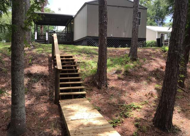 Property at 119 Kerry Dr, Satsuma, FL 32189, 3 beds, 2 baths