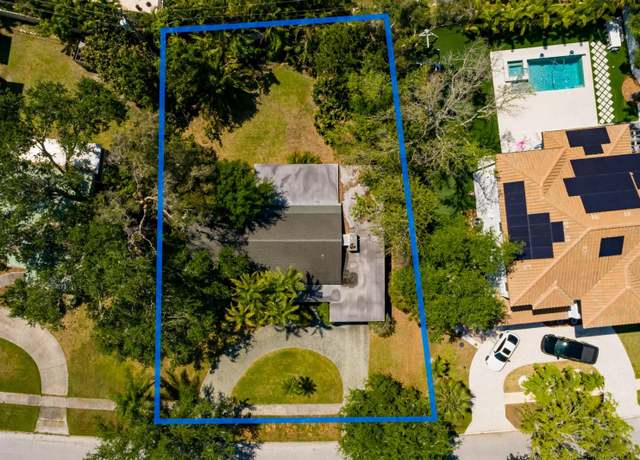 Property at 459 Bayview Dr NE, St Petersburg, FL 33704, 3 beds, 2 baths