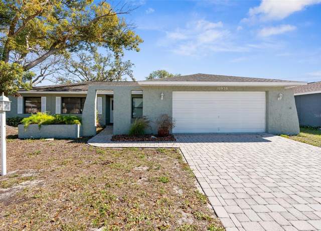 Property at 10938 Water Oak Dr, Port Richey, FL 34668, 3 beds, 2 baths