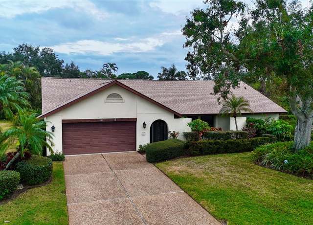 Property at 3947 Country View Dr, Sarasota, FL 34233, 4 beds, 2 baths