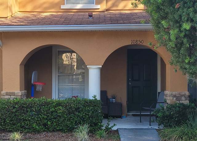 Property at 10850 Lake Saint Charles Blvd, Riverview, FL 33578, 2 beds, 2.5 baths