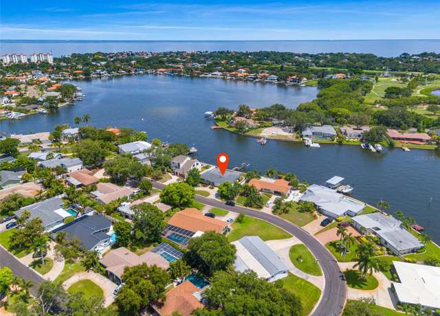 Property at 1124 35th Ave NE, St Petersburg, FL 33704, 3 beds, 2 baths
