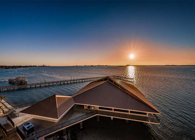 Property at 634 Edgewater Dr #644, Dunedin, FL 34698, 2 beds, 2.5 baths