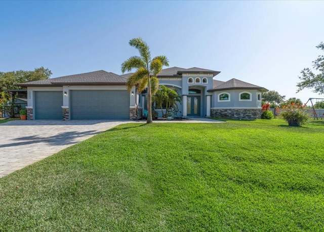Property at 13443 Boabadilla Ln, Port Charlotte, FL 33981, 4 beds, 3.5 baths