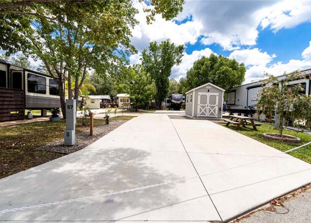 Property at 2886 NE 104th Ave, Silver Springs, FL 34488
