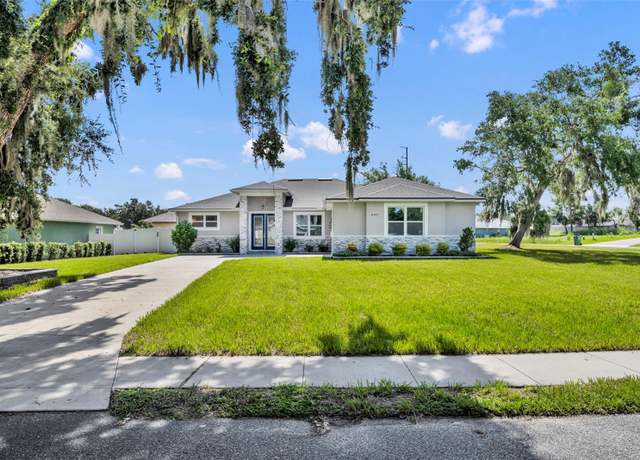 Property at 840 Oaks Shores Rd, Leesburg, FL 34748, 5 beds, 3 baths