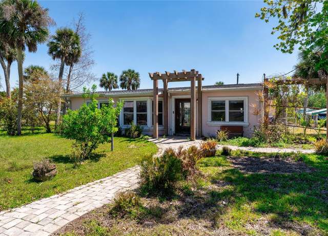 Property at 112 Gause Dr, Venice, FL 34293, 3 beds, 2 baths