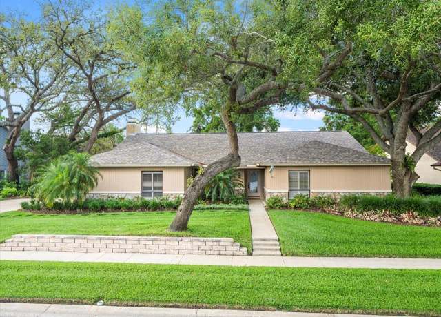 Property at 4610 Westford Cir, Tampa, FL 33618, 4 beds, 2.5 baths