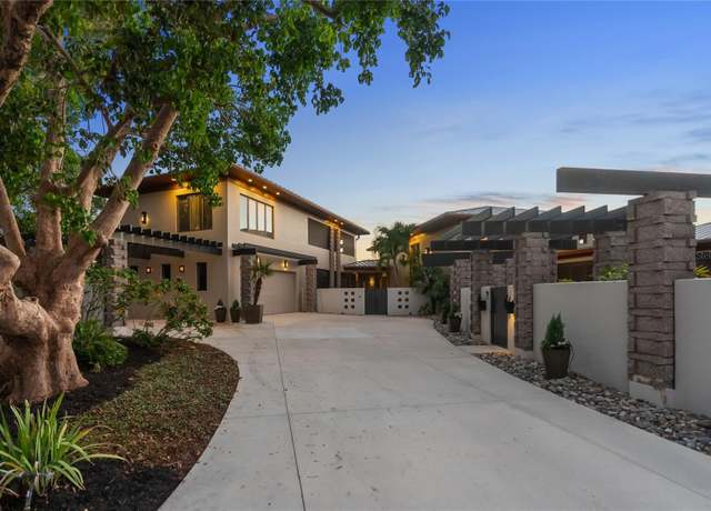 Property at 1804 N Lake Shore Dr, Sarasota, FL 34231, 4 beds, 4.5 baths