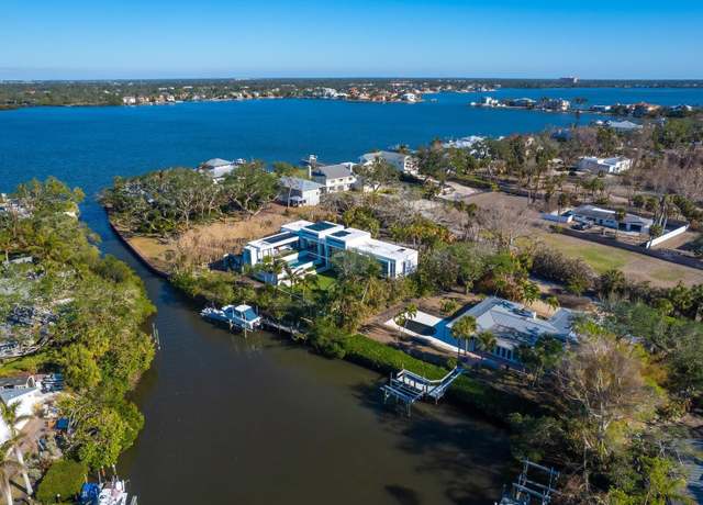 Property at 1221 S Basin Ln, Sarasota, FL 34242, 3 beds, 3.5 baths
