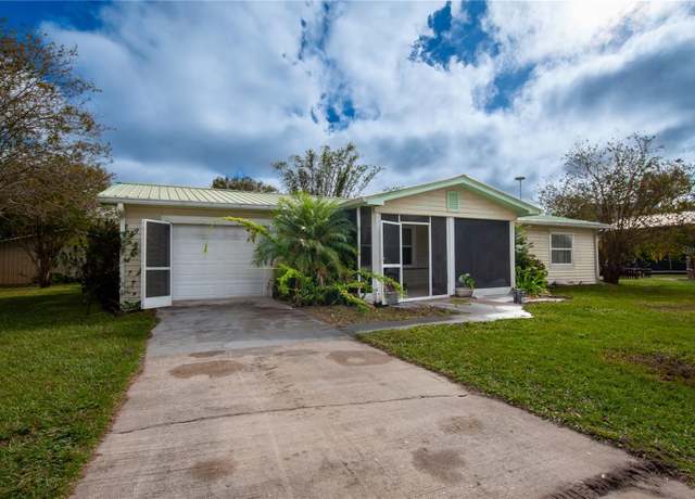 Property at 2144 SE Hansel Ave, Arcadia, FL 34266, 3 beds, 1.5 baths