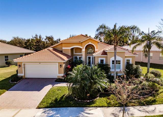 Property at 4961 Sapphire Sound Dr, Wimauma, FL 33598, 3 beds, 2.5 baths